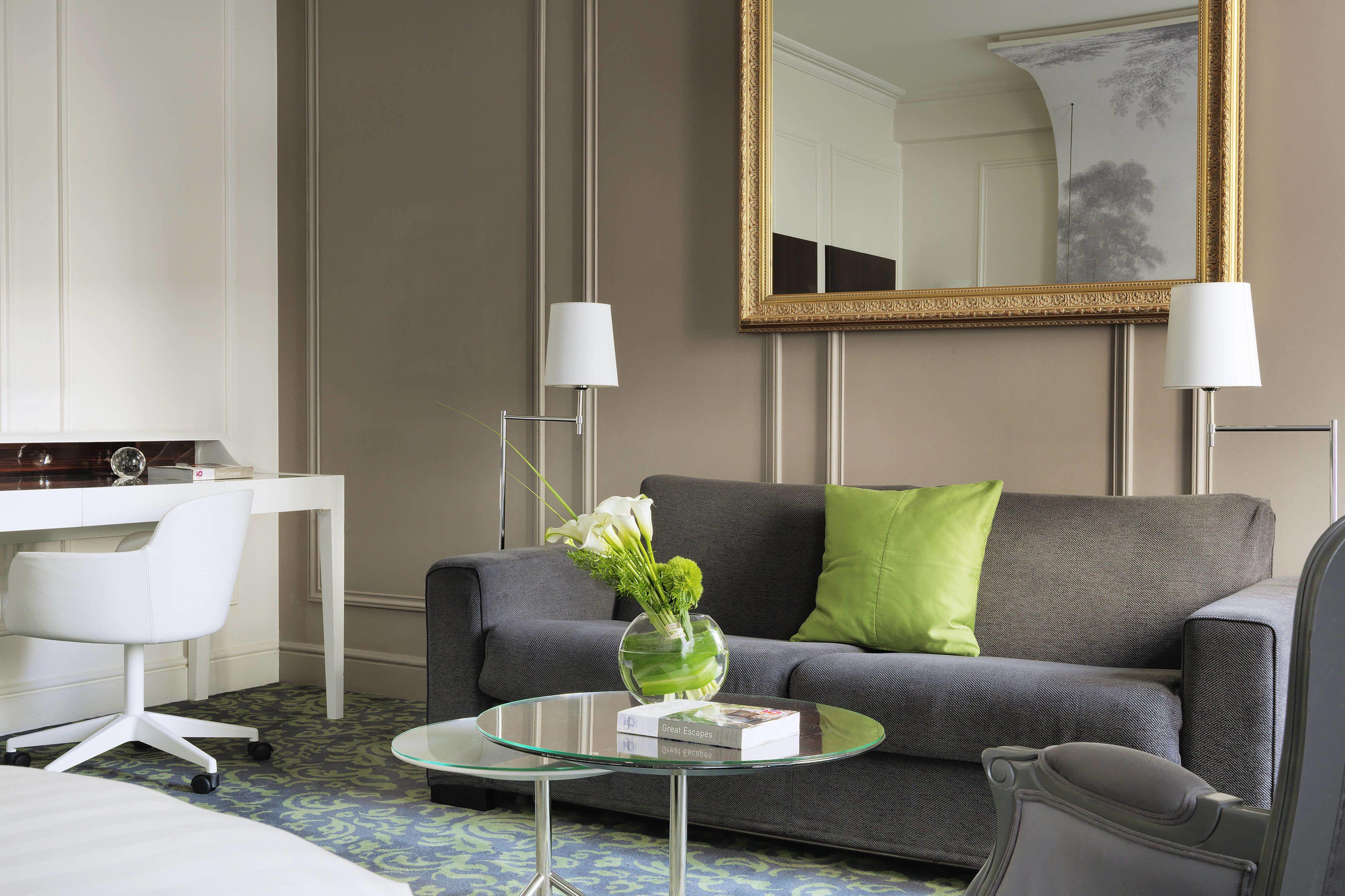 Hotel Renaissance Nobel Tour Eiffel 4*