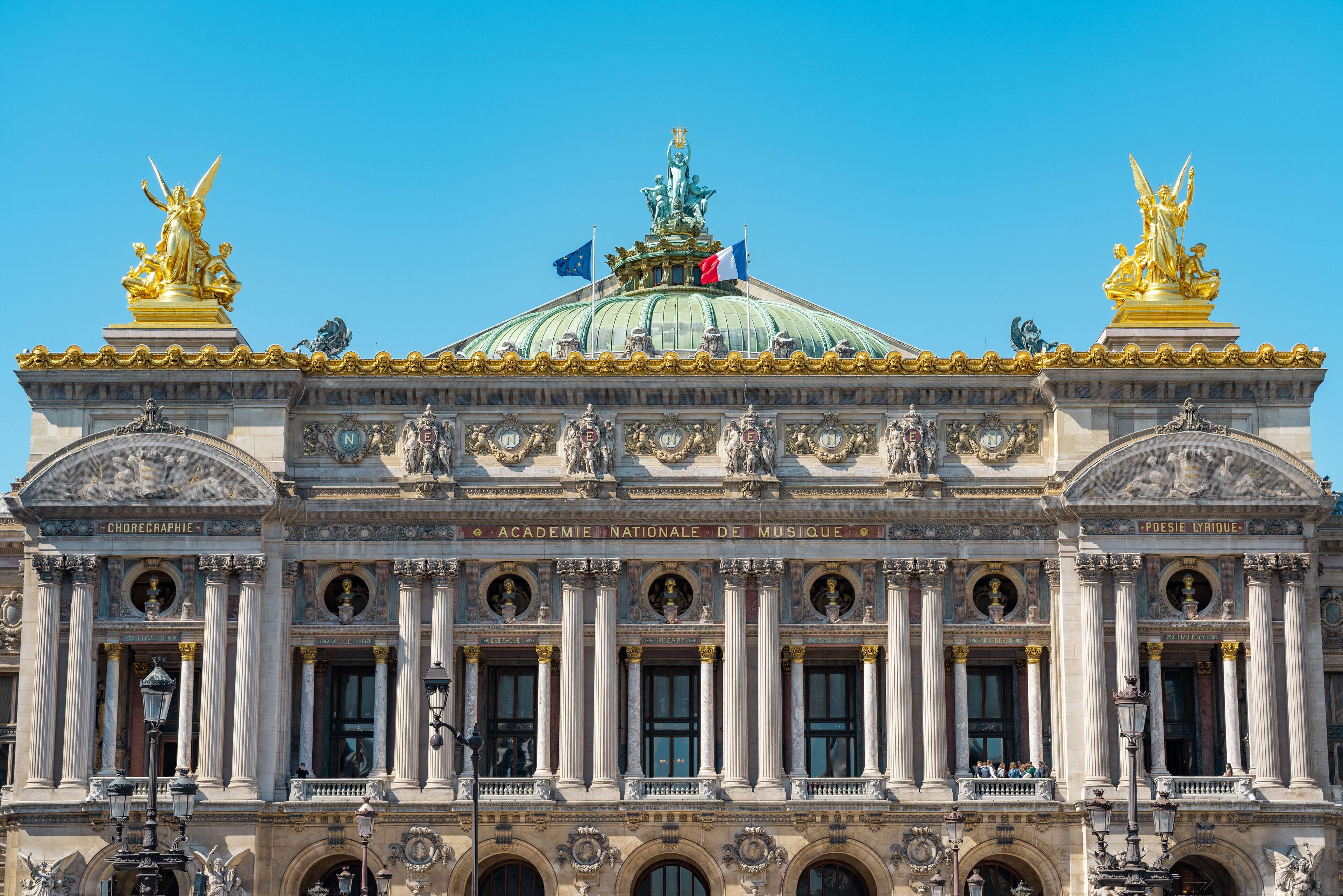 Renaissance Nobel Tour Eiffel