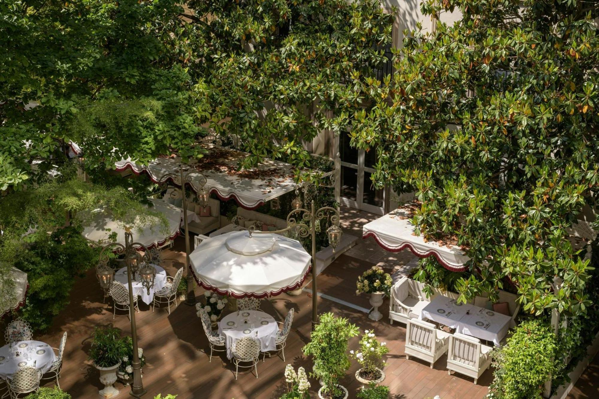 Renaissance Nobel Tour Eiffel Paris