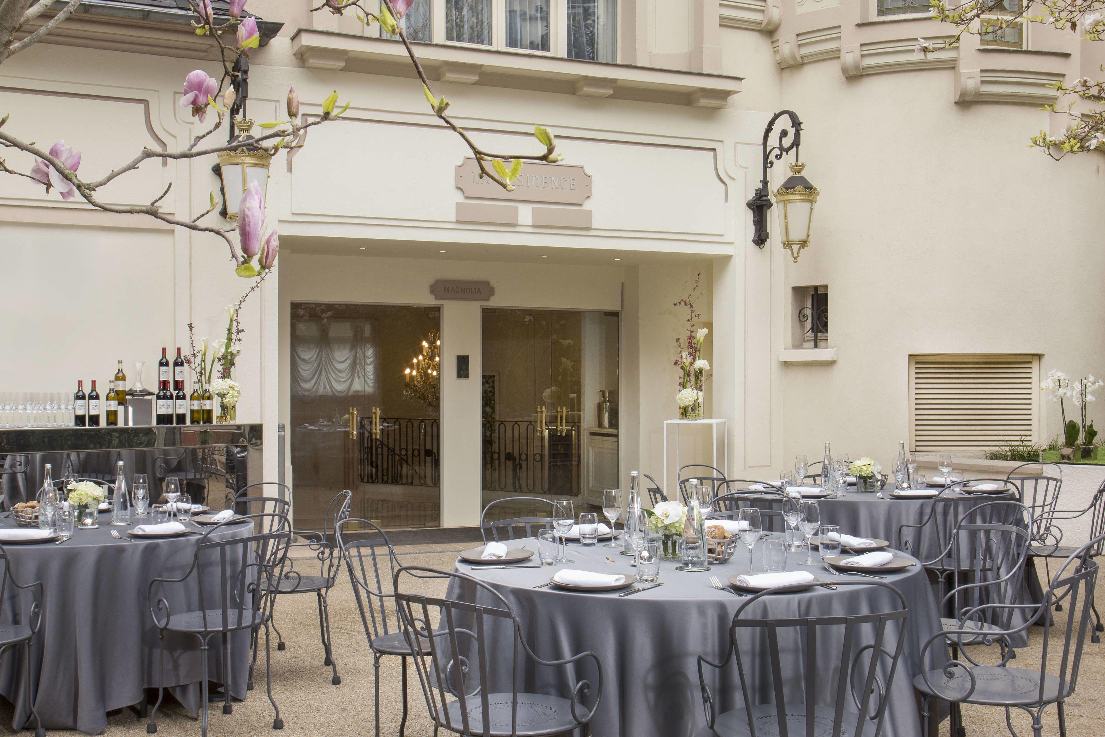 Renaissance Nobel Tour Eiffel Paris